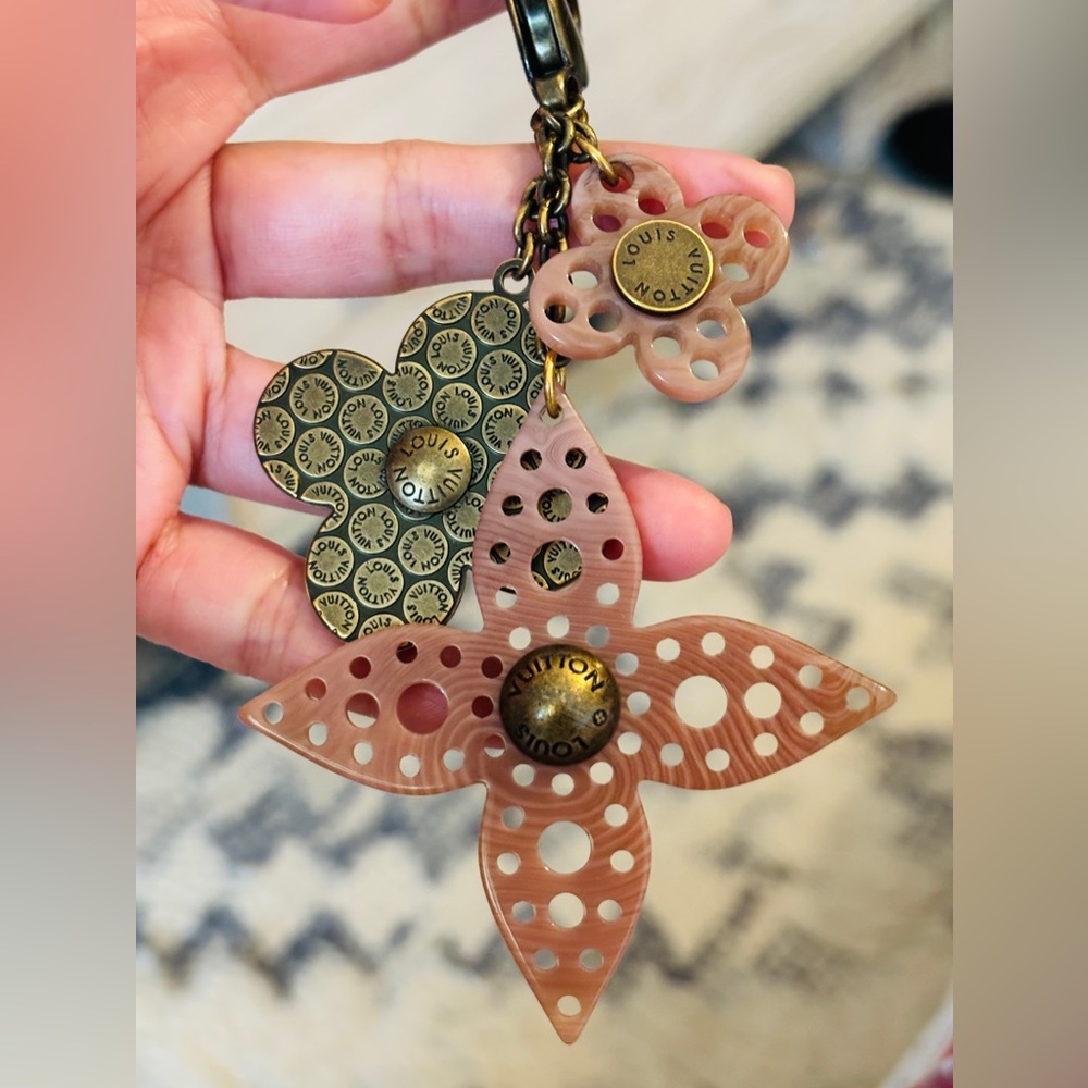 AUTHENTIC LOUIS VUITTON Bijou Sac Rock Flower Girl Bag Charm